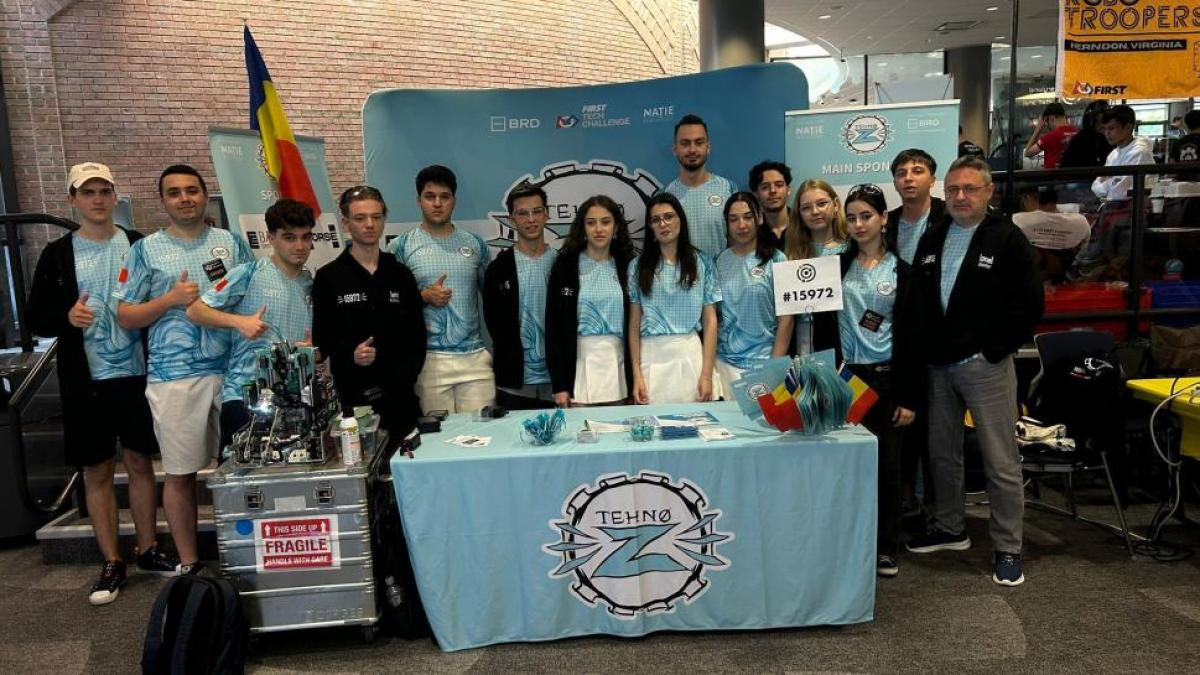 Liceenele din Pitesti au castigat la concursul de robotica