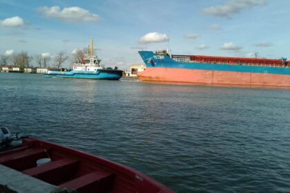 Alert pe Canalul Sulina nava cargo turceasca este esuata