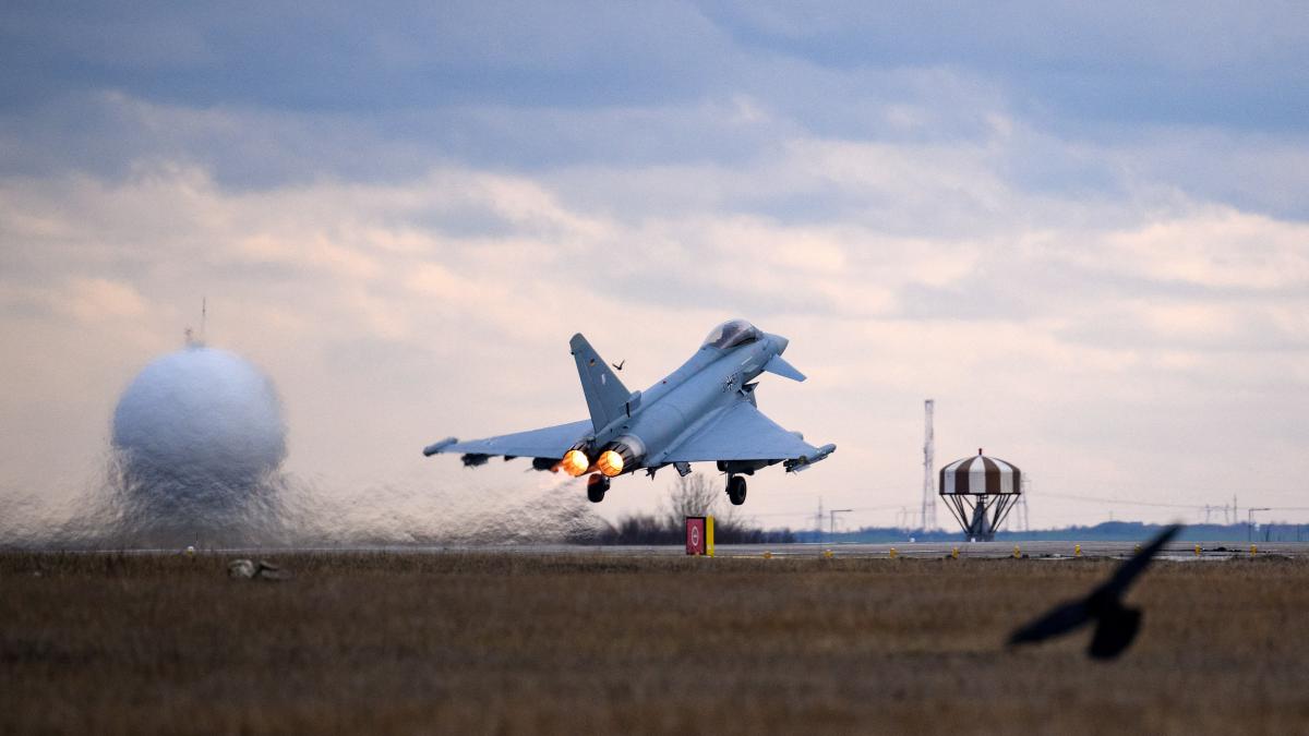 Avioane F16 si Eurofighter la granita Ucrainei