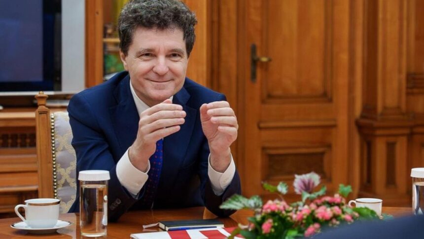 Ce salari i primesc consilierii lui Nicusor Dan