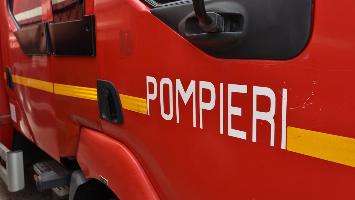 Cistern cu motorin n flcri pe A1 Trasfic oprit