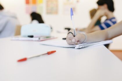 Experimentul AI al Editurii Nemira Impactul asupra adolescentilor