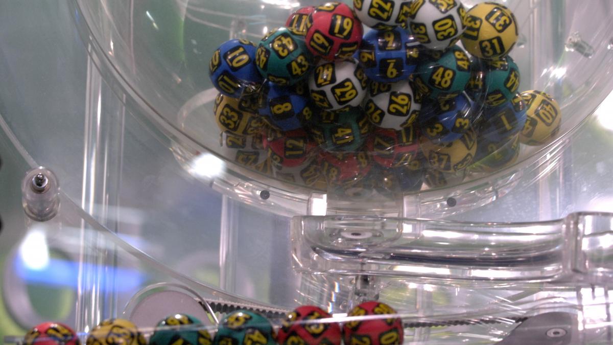 Loteria Romana organizeaza Tragerile Speciale Loto de Anul Nou