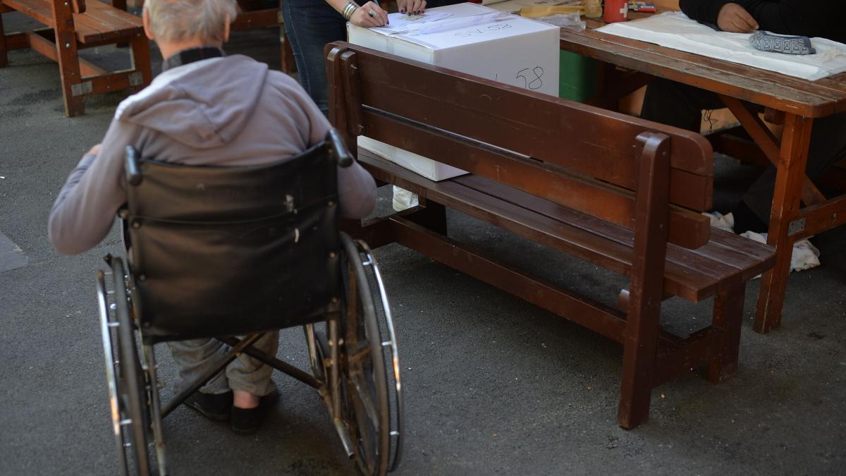 Zeci de mii de pacienti se tem de pierderi ale indemnizatilor