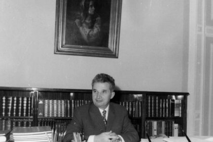 cadou regal pentru ceausescu licitatie in bucuresti