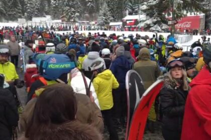 Cozi mari la telegondola din Poiana Brasov