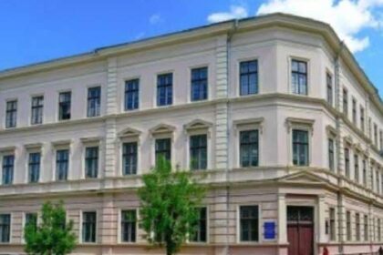 Romania a investit 550000 lei in liceul Cernautii