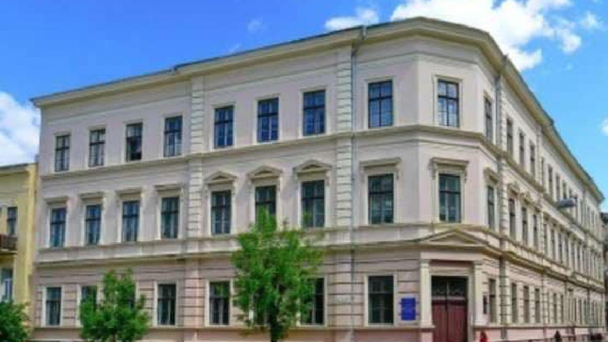 Romania a investit 550000 lei in liceul Cernautii