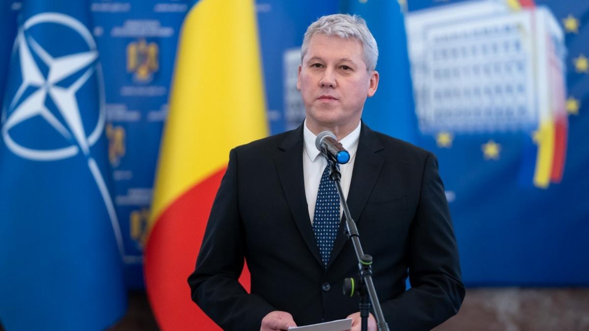 Cand vor putea romanii sa calatoreasca in SUA fara viza Predoiu Nimeni nu ar trebui sa astepte un