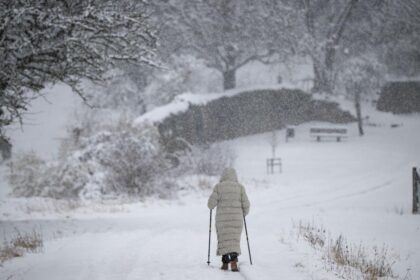Harti Alerte noi de vreme severa ANM a emis 8 coduri portocalii si galbene pentru ninsori viscol si vant