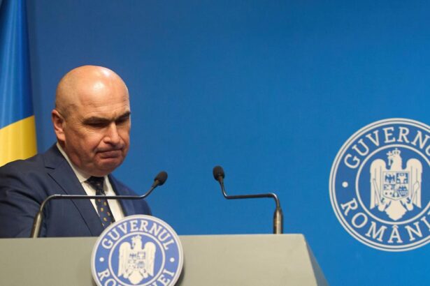 Iulian Fota Schimbarea premierului ar conduce tara catre o mare instabilitate Nu avem un nume de