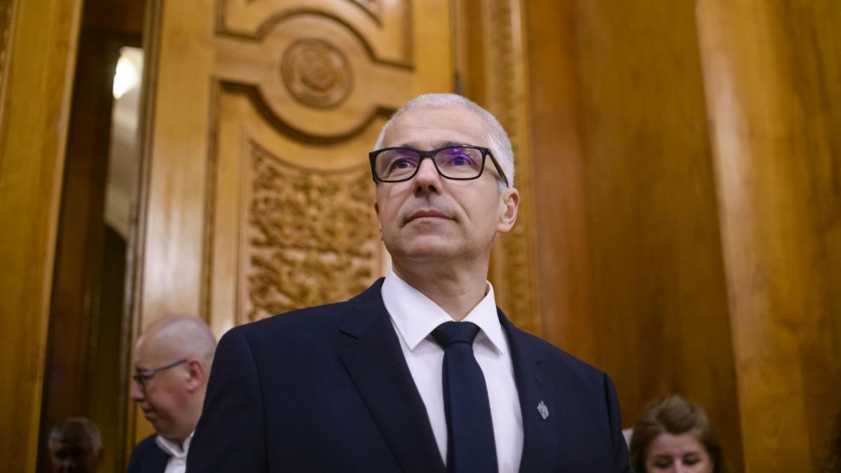 Ministerul Justitiei nu a aprobat reducerile din administratie Sedinta CES in care trebuia sa fie avizate