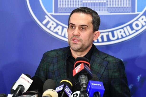 Ministrul Transporturilor a fost surprins cu informatii incorecte in CV Cum isi explica afirmatia E doar o greseala de