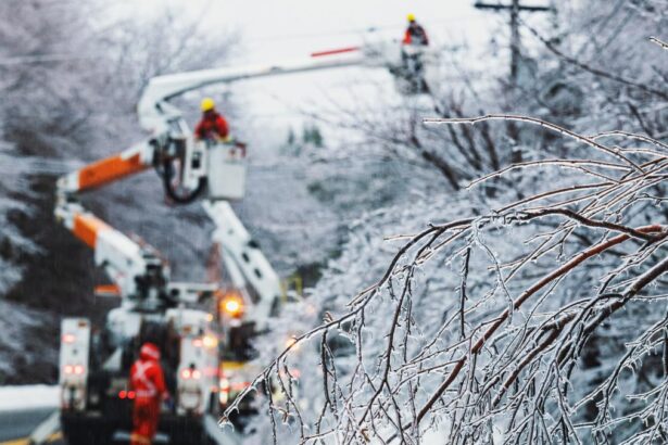 Ninsorile si viscolul au lasat mii de oameni din 19 localitati fara curent electric