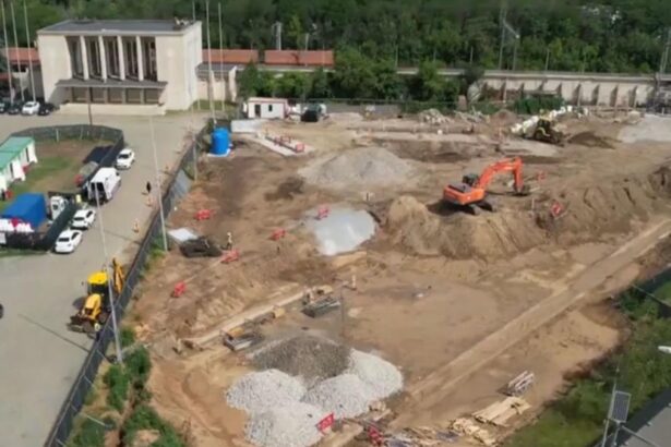 Restrictii de circulatie in apropierea Fantanii Miorita din Bucuresti dupa surparea asfaltului