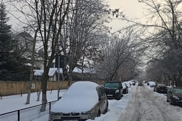 Strazile secundare din Sectorul 1 Bucuresti au depasit termenul de deszapezire si nu au fost inca curatate