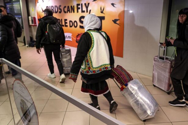 318 cetateni romani pelerini si turisti au fost repatriati in tara prin zboruri speciale organizate de