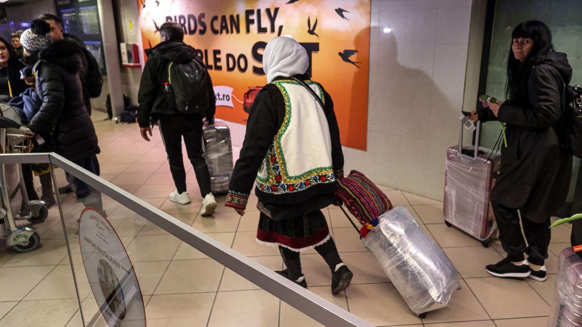 318 cetateni romani pelerini si turisti au fost repatriati in tara prin zboruri speciale organizate de