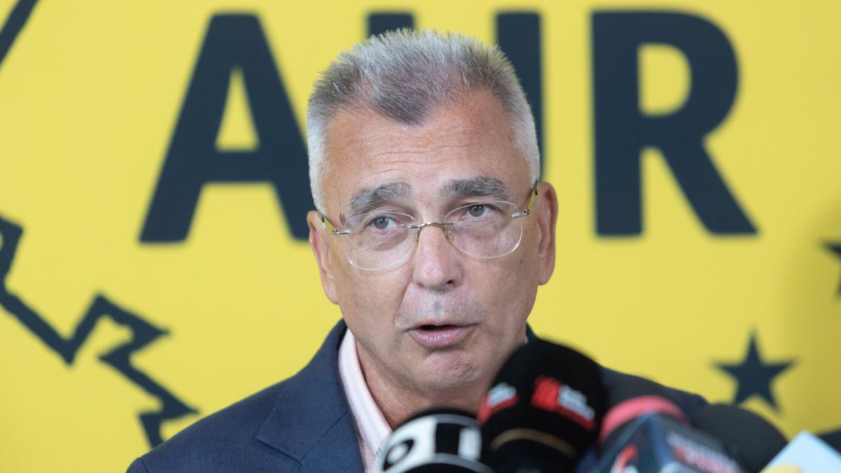 AUR anunta ca va prezenta o motune de cenzura in aceasta sesiune parlamentara in momentul in care