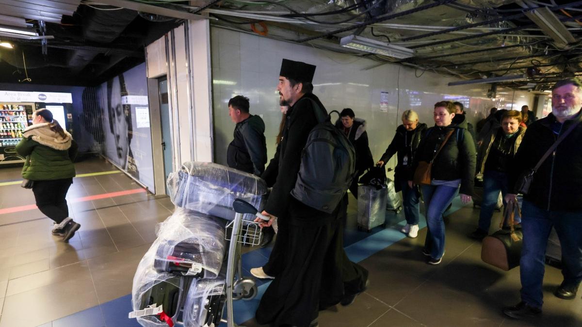 Al doilea zbor cu romanii blocati in Dubai a sosit pe Aeroportul Otopeni