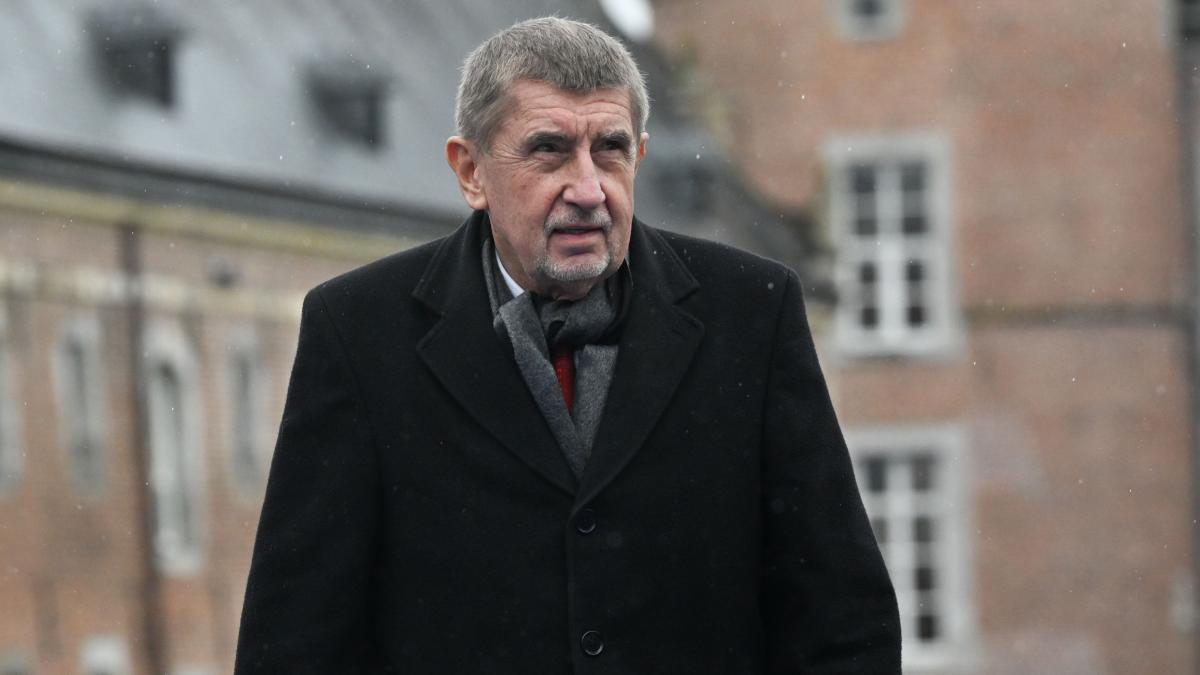 Andrej Babis isi mentine imunitatea parlamentara Parlamentul ceh respinge cererea procurorilor