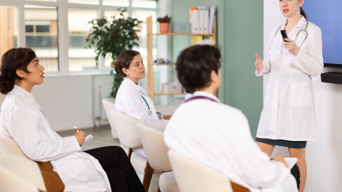 Asculta mai mult limba franceza dect romn Studentii care nu promoveaza anul intai de medicina in Franta