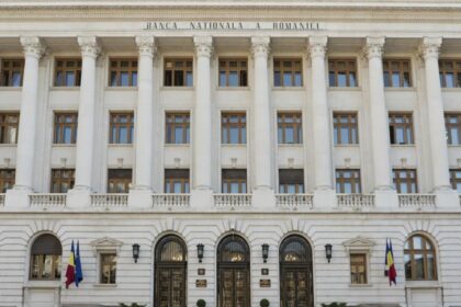 Avertisment BNR Un IFN sustine in mod fals ca are autorizatia de a acorda credite romanilor