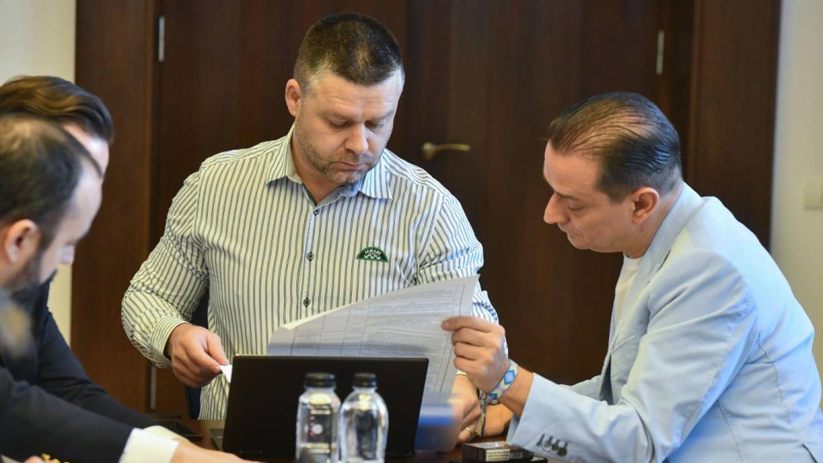 Ciucu dupa ce el si Baluta au repartizat responsabilitatile pentru lucrarile de la Piata Unirii Se
