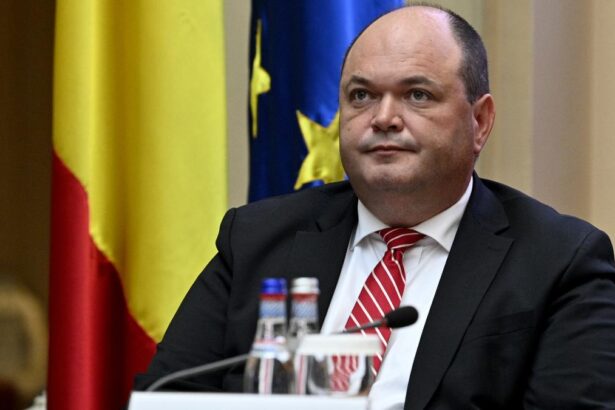 Consilierul lui Bolojan Statul roman nu are fonduri disponibile pentru a interveni in reducerea pretului carburantilor