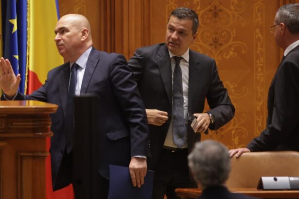 Discutiile din Parlament pe tema legii bugetului au demarat dupa ce Bolojan si Grindeanu sau atacat reciproc