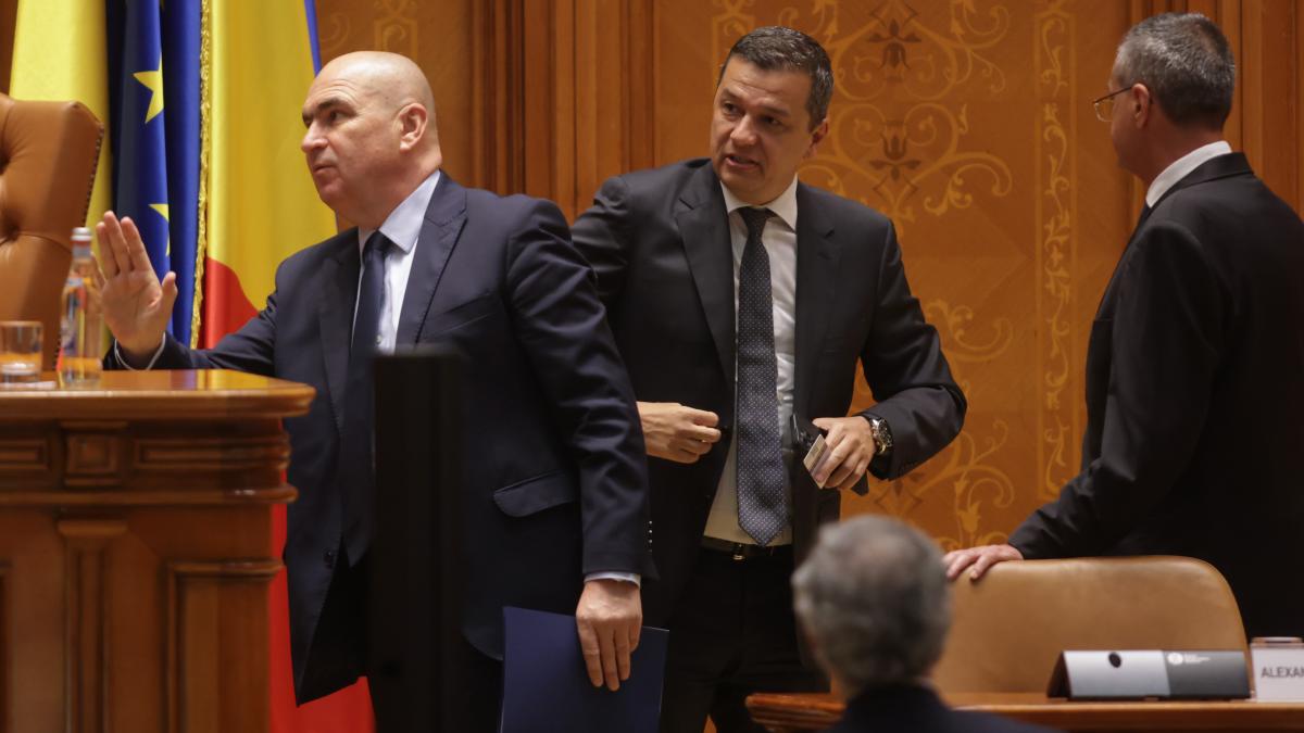 Discutiile din Parlament pe tema legii bugetului au demarat dupa ce Bolojan si Grindeanu sau atacat reciproc