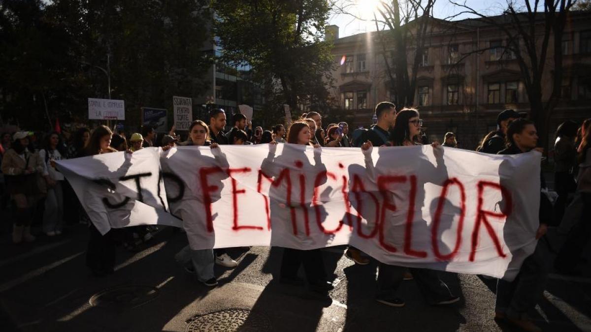 Dragostea se imbraca in pantofi rosii Alessandra Stoicescu initiaza o campanie impotriva violentei