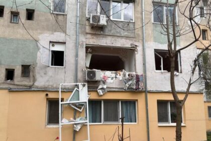 Explozie intr un bloc din Caracal o femeie a suferit arsuri iar 25 de persoane au fost evacuate