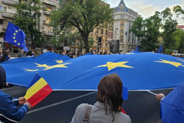 INSCOP Peste 76 8 dintre romani considera ca este necesar sa ramanem in NATO si UE