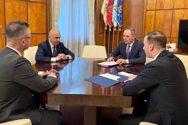 Ilie Bolojan elimina plafonarea preturilor la carburani Refuz sa ofer solutii populiste