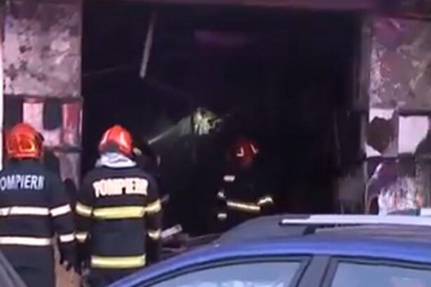 Incendiu intr un bloc din Bucuresti Zeci de locatari evacuati de urgenta dupa ce 1