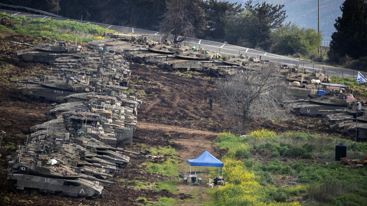 Israel mobilizeaza rezervistii si se pregateste pentru o invazie de mare amploare in Liban