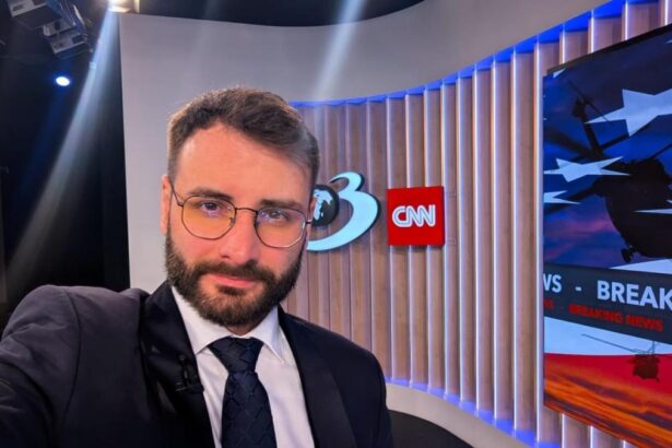 Iulian Lorincz deputat USR Nici daca ne ar stropi cu apa fierbinte nu ne retragem de la guvernare Noi suntem