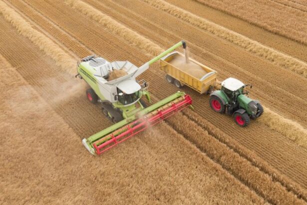 Liga Asociatiilor Producatorilor Agricoli cere Guvernului sa elimine de urgenta acciza pe motorina din