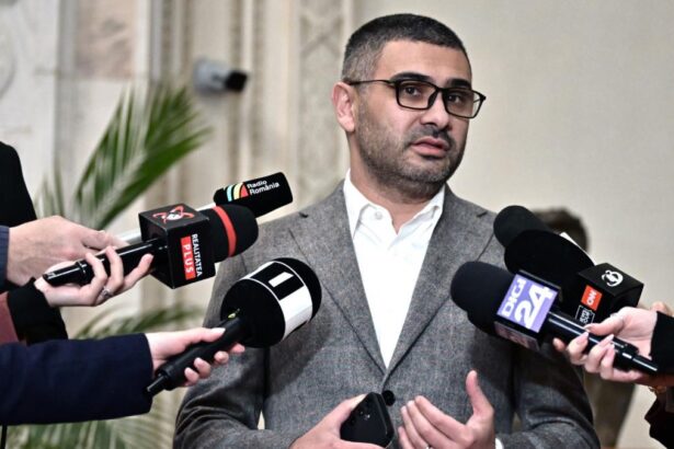 Manole il acuza pe Pislaru ca minte cand vorbeste despre un miliard de euro pentru pensionari din