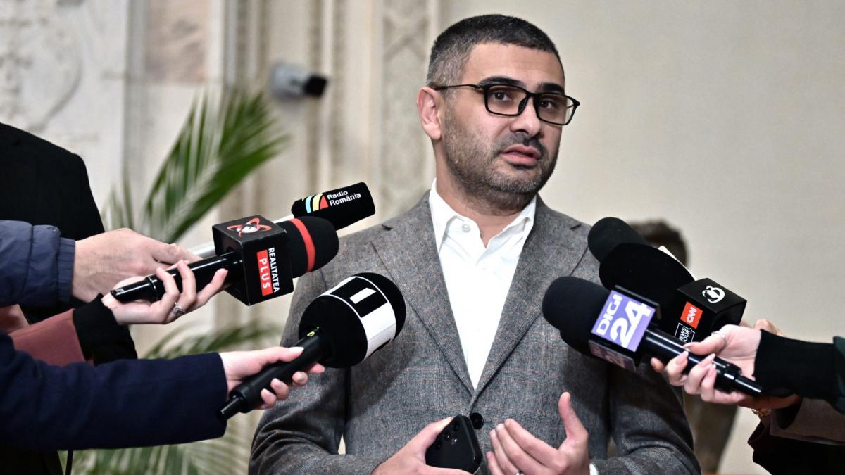 Manole il acuza pe Pislaru ca minte cand vorbeste despre un miliard de euro pentru pensionari din