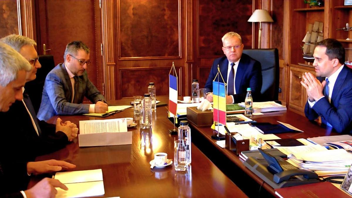 Ministrul Transporturilor intalniri cu ambasadorul Frantei privind investitiile legate de pozitia