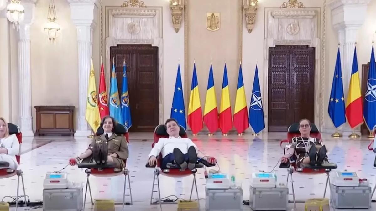 Nicuser Dan a donat sange la Palatul Cotroceni alaturi de alti angajati Astfel de gesturi