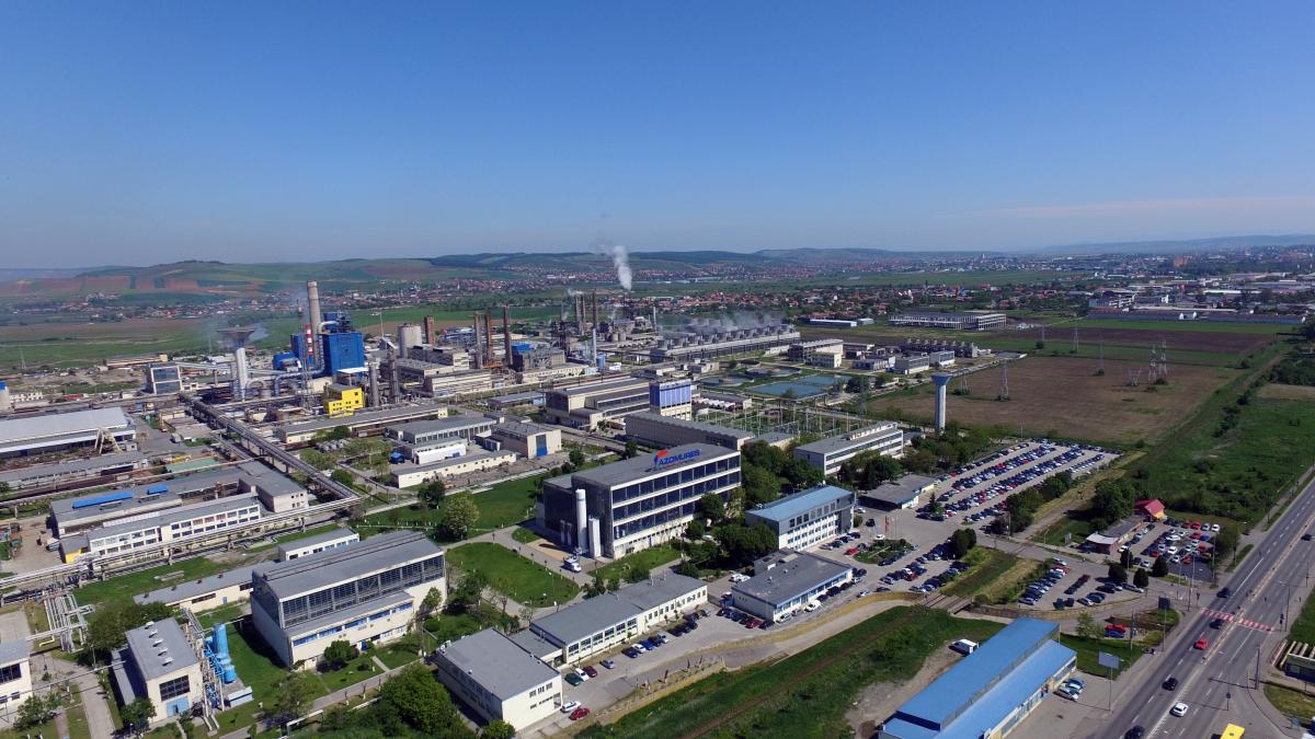 Plan pentru salvarea combinatului Azomures Industria ingrasamintelor considerata de importanta strategica si va