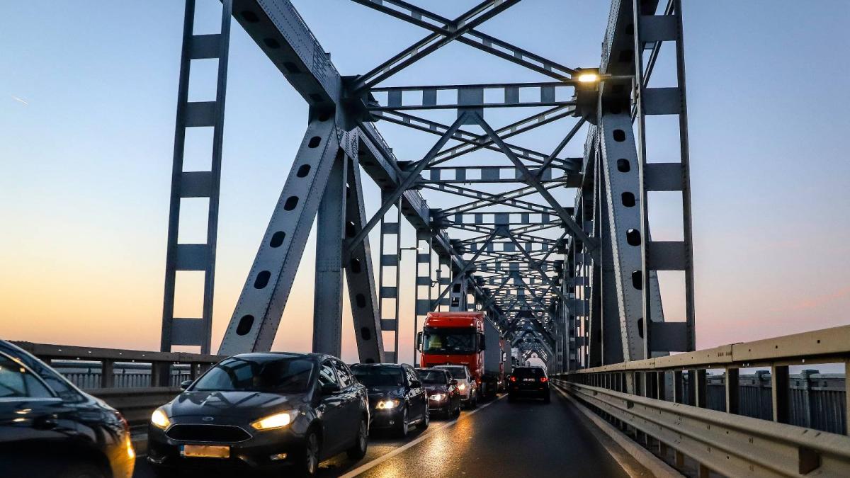 Podul Prieteniei va fi inchis joi timp de cinci ore pentru reparatii
