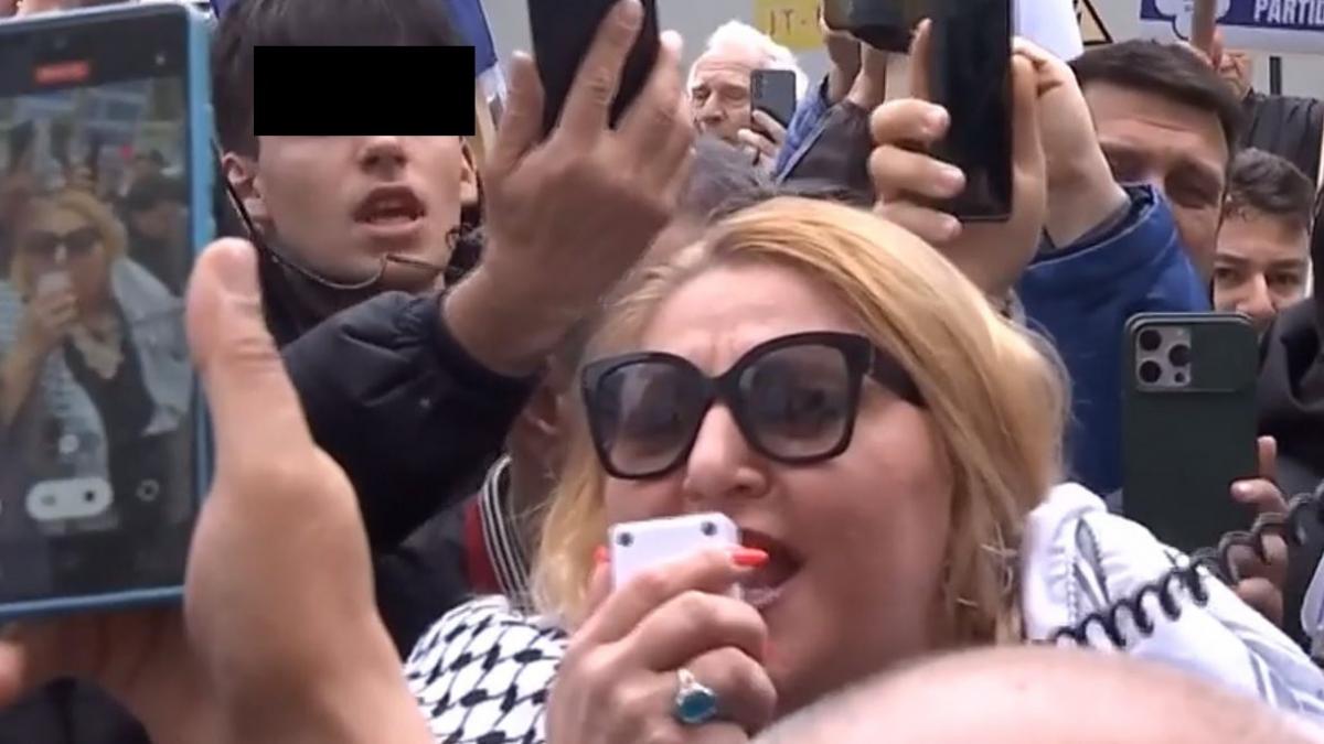 Sosoca scandal in fata Parchetului in timp ce procurorii o asteptau in sala Duceti va voi la