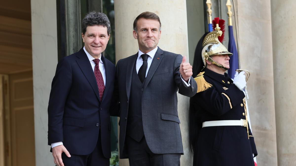 Surse Romania analizeaza de mult timp propunerea lui Macron de a se integrra sub umbrela nucleara a