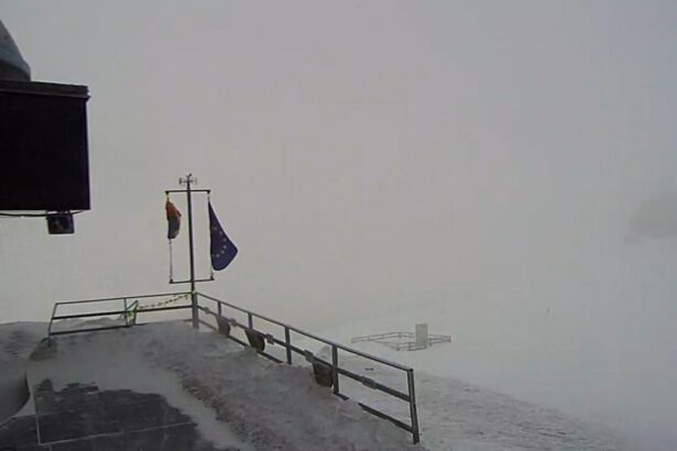 Telecabina din Sinaia a fost oprita din cauza vantului puternic