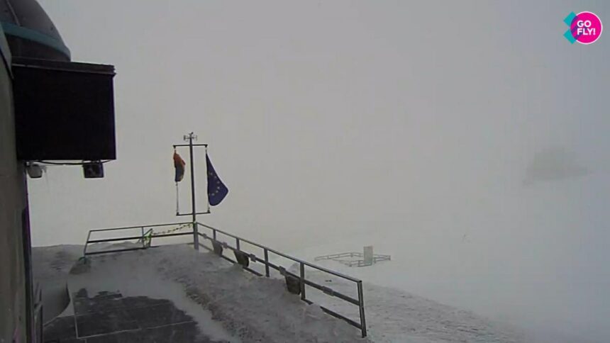 Telecabina din Sinaia a fost oprita din cauza vantului puternic