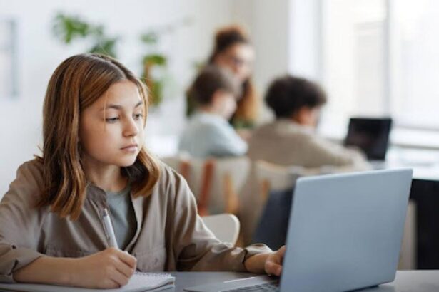 Tinerii din Romania blocati intre educatie si piata muncii PUSL cere o interventie urgenta din partea statului